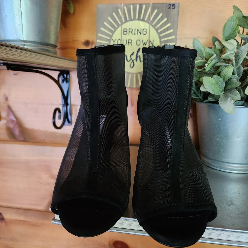 Charles David Court Black Mesh Leather Ankle Stiletto Heel Ankle Boot Bootie 6.5